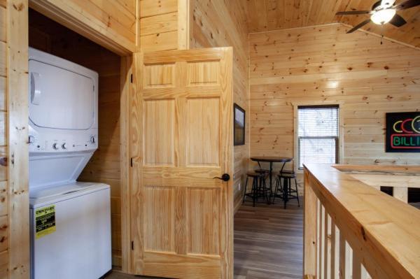 Casa vacanze Escape To Nature's Embrace - Indoor Pool & Theatre *