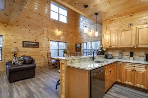 Escape To Nature's Embrace - Indoor Pool & Theatre Casa vacanze Gatlinburg