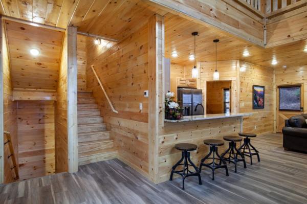 Escape To Nature's Embrace - Indoor Pool & Theatre