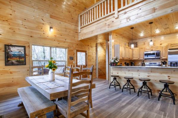 Casa vacanze Escape To Nature's Embrace - Indoor Pool & Theatre *